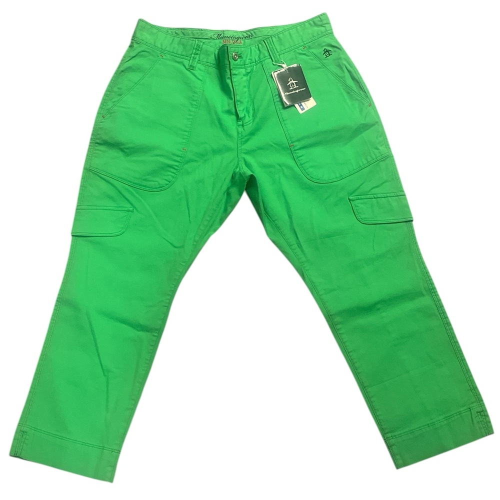Brand new NWT green capris munsingwear